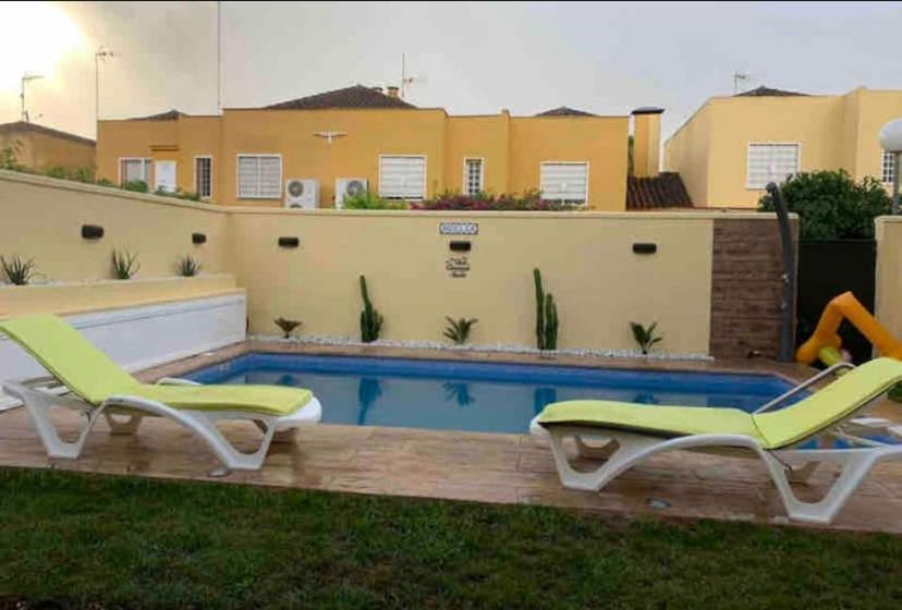 Casa De Lujo Con Piscina A 5 Minutos Andando Del Recinto Ferial Holiday home *