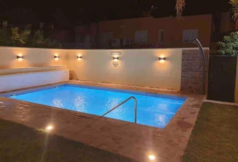 Casa De Lujo Con Piscina A 5 Minutos Andando Del Recinto Ferial Holiday home